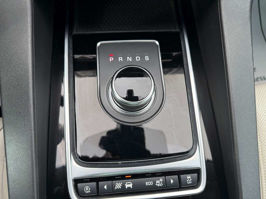 2018 Jaguar F-Pace PRESTIGE   LEATHER   HEATED STEERING   19  ALLOY in Oakville, Ontario - 19 - w1024h768px