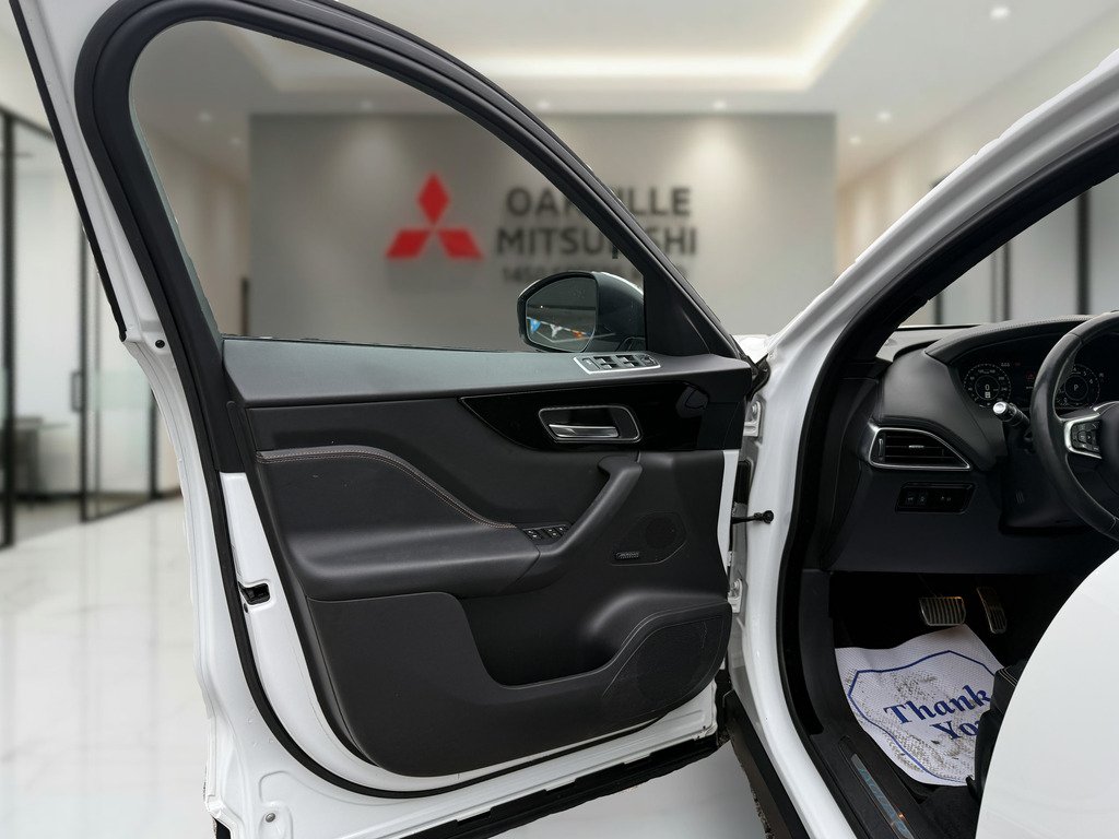 2019 Jaguar F-Pace PRESTIGE   AWD   PANO   HTD SEATS   LOW KM in Oakville, Ontario - 10 - w1024h768px