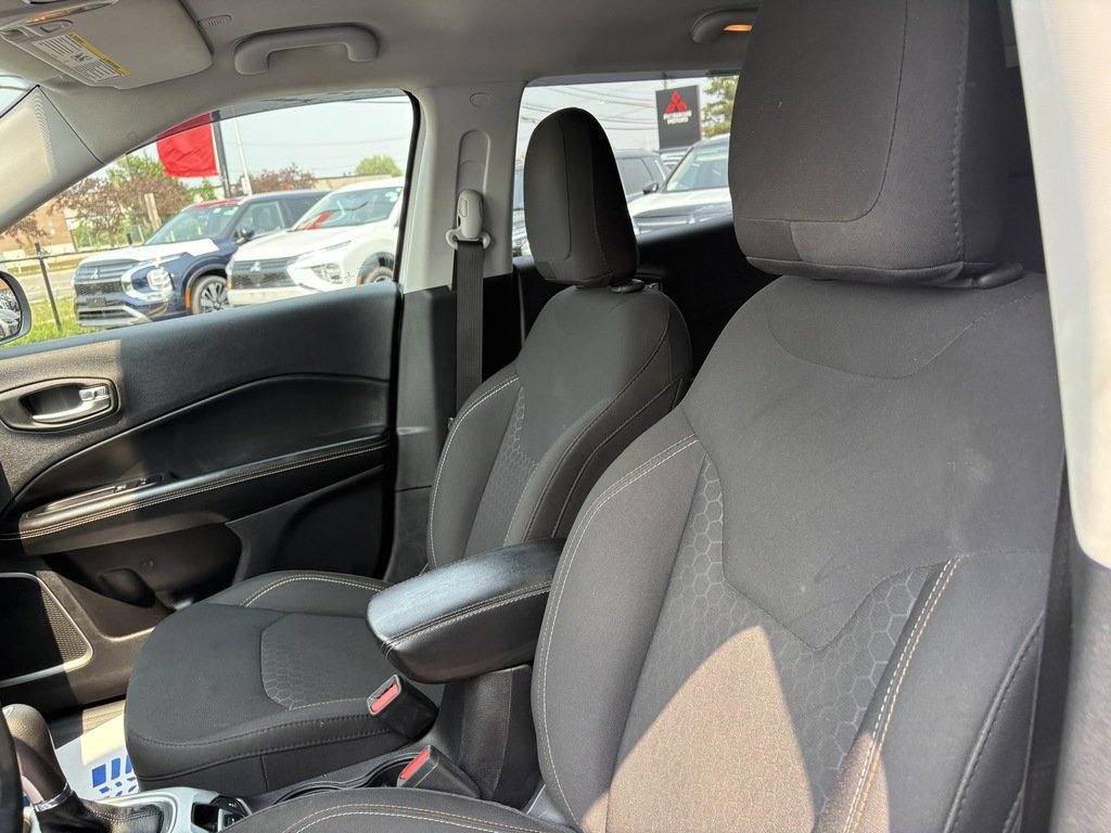 2020 Jeep Compass 4x4 Sport in Oakville, Ontario - 11 - w1024h768px