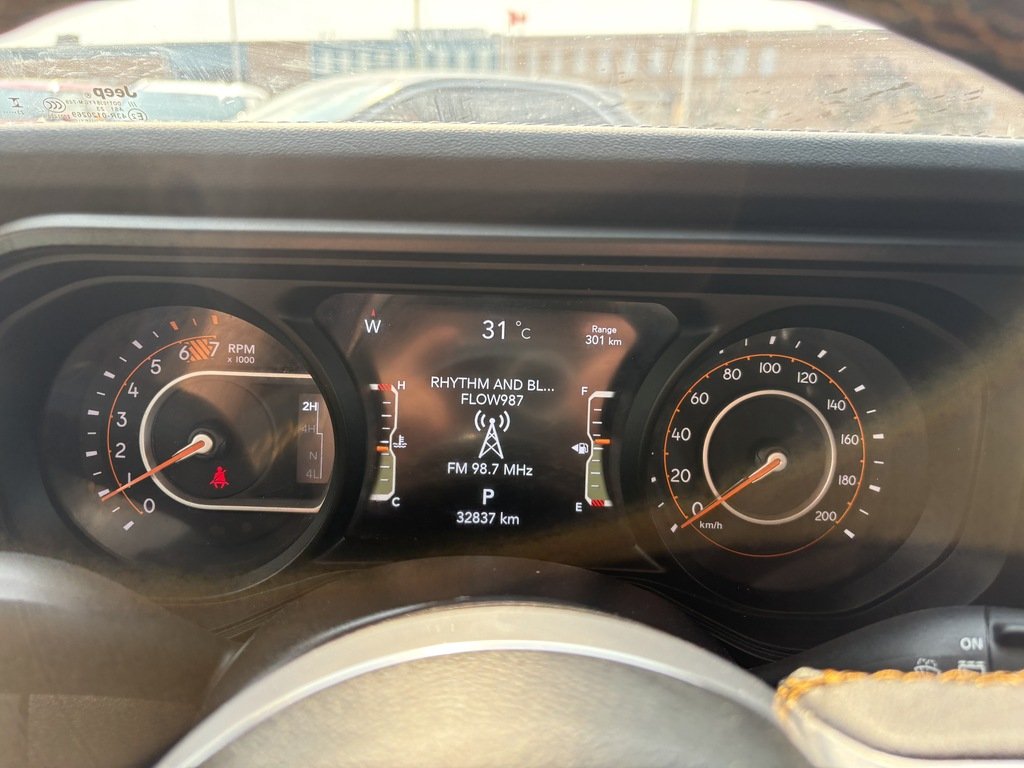 2024 Jeep Wrangler SAHARA   4X4   LEATHER   NAV   HTD SEATS/STEERING in Oakville, Ontario - 14 - w1024h768px