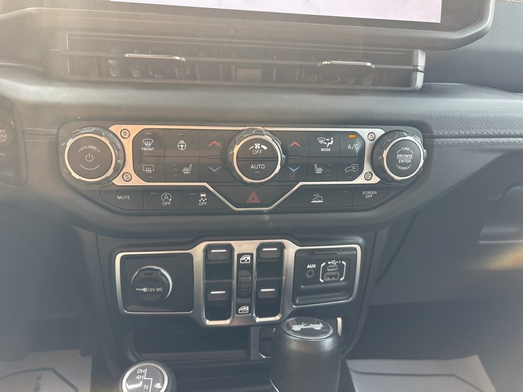 2024 Jeep Wrangler SAHARA   4X4   LEATHER   NAV   HTD SEATS/STEERING in Oakville, Ontario - 20 - w1024h768px