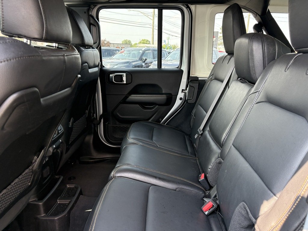 2024 Jeep Wrangler SAHARA   4X4   LEATHER   NAV   HTD SEATS/STEERING in Oakville, Ontario - 23 - w1024h768px