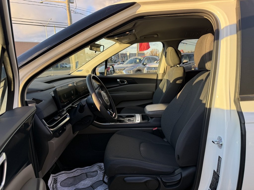 2025 Kia Carnival LX   BU CAM   CARPLAY   8 PASS   LANE DEPART in Oakville, Ontario - 14 - w1024h768px
