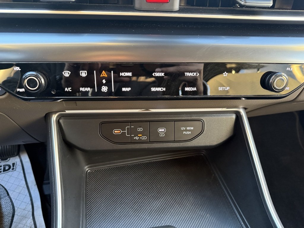 2025 Kia Carnival LX   BU CAM   CARPLAY   8 PASS   LANE DEPART in Oakville, Ontario - 21 - w1024h768px