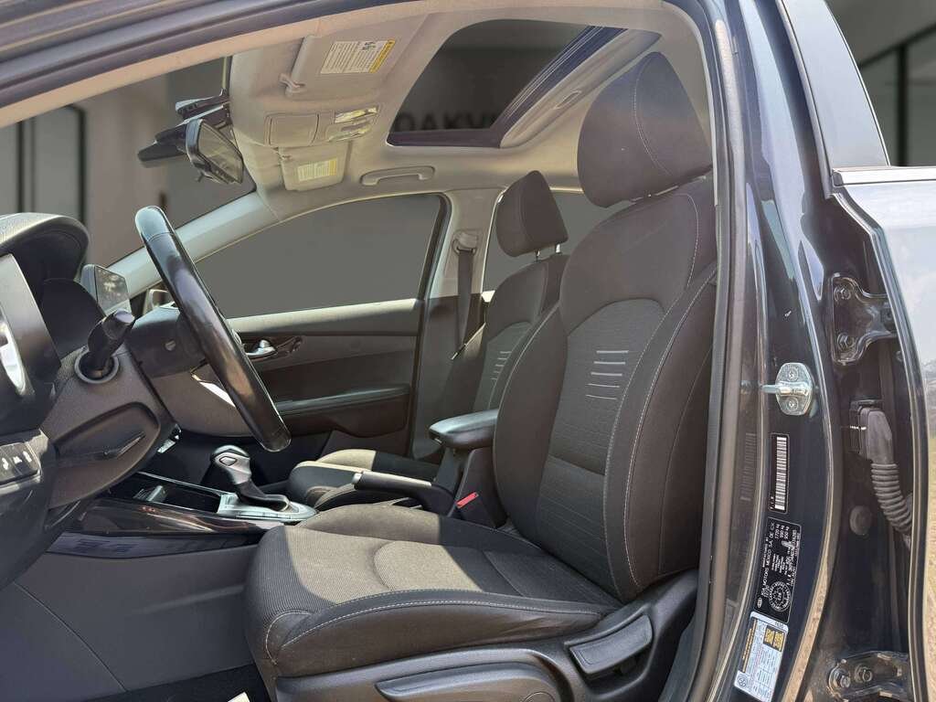 2021 Kia Forte EX   AS-IS   YOU CERTIFY YOU SAVE in Oakville, Ontario - 12 - w1024h768px