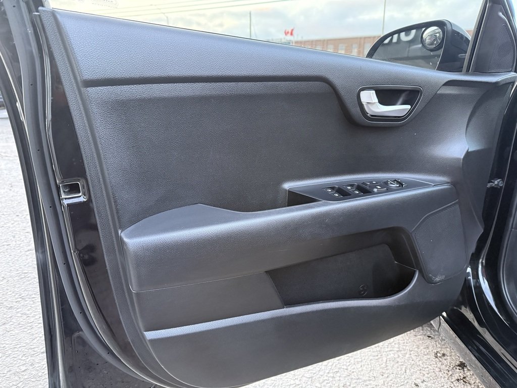 2022 Kia Rio (5) EX Premium IVT in Oakville, Ontario - 9 - w1024h768px