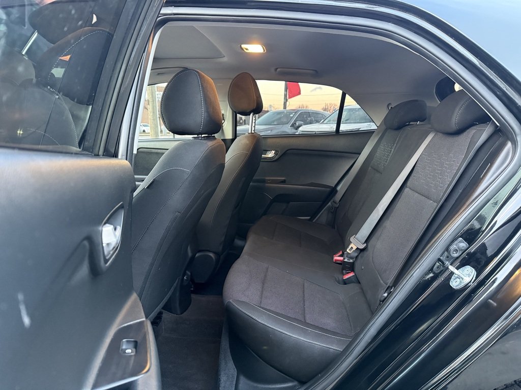 2022 Kia Rio HEATED SEATS   AUTO CLIMATE CONTROL   APPLE CAR PL in Oakville, Ontario - 20 - w1024h768px