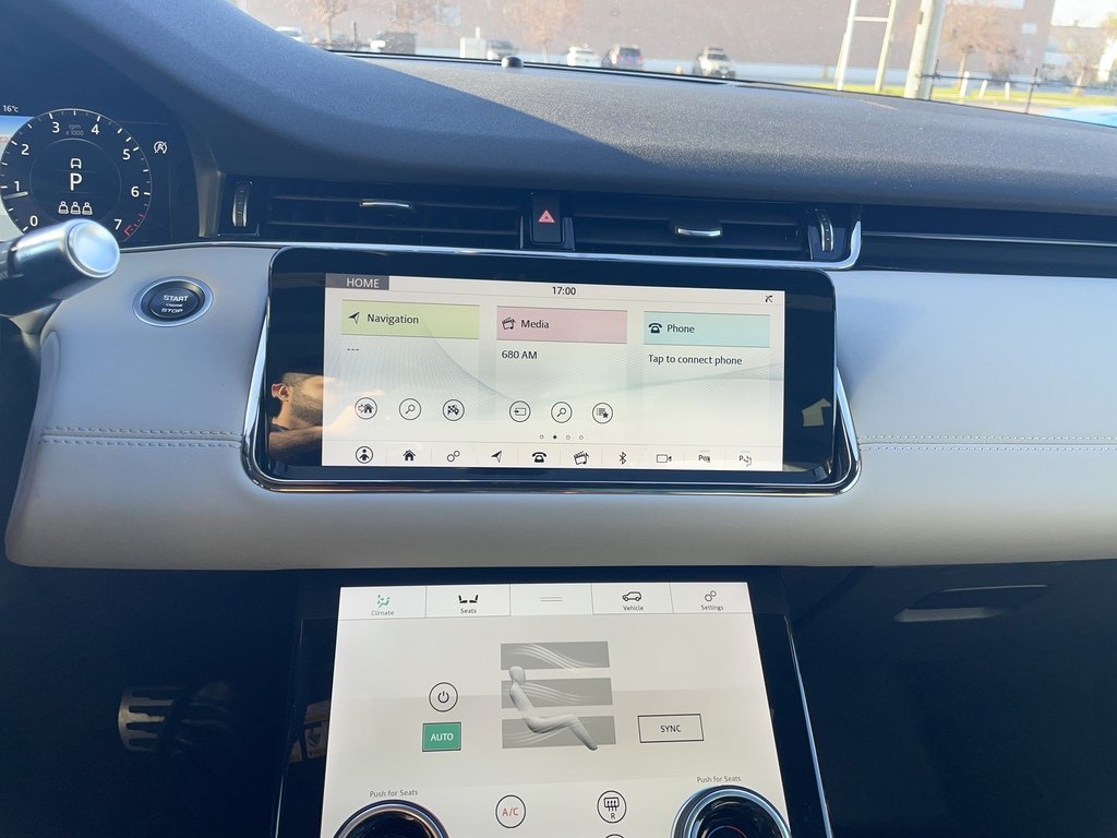 2020 Land Rover Range Rover Evoque P300   R-DYNAMIC   PANO   NAV   HUD   CARPLAY in Oakville, Ontario - 18 - w1024h768px