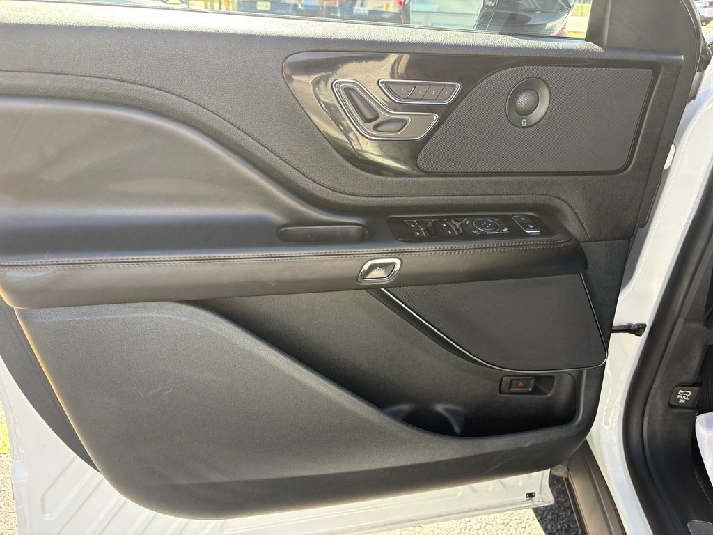 2023 Lincoln Aviator RESERVE   AWD   CPT CHAIR   LTHR   PANO   NAV in Oakville, Ontario - 10 - w1024h768px