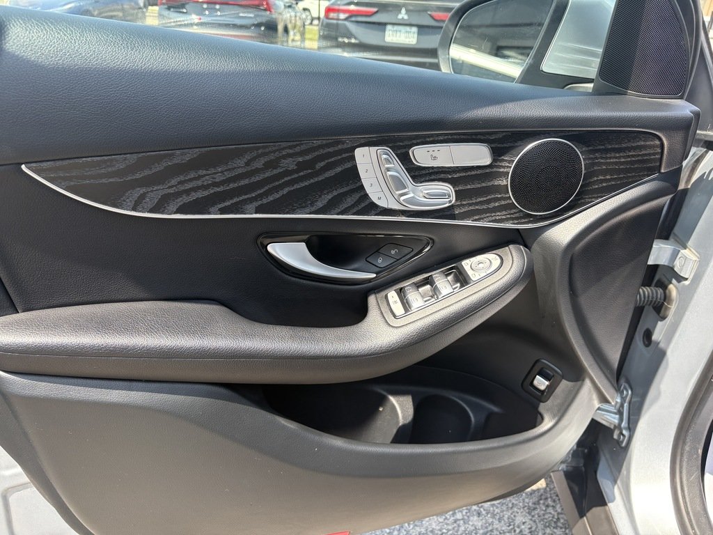 2023 Mercedes-Benz GLC 300   4MATIC   306 CAM   NAV   BLIND SPOT in Oakville, Ontario - 10 - w1024h768px