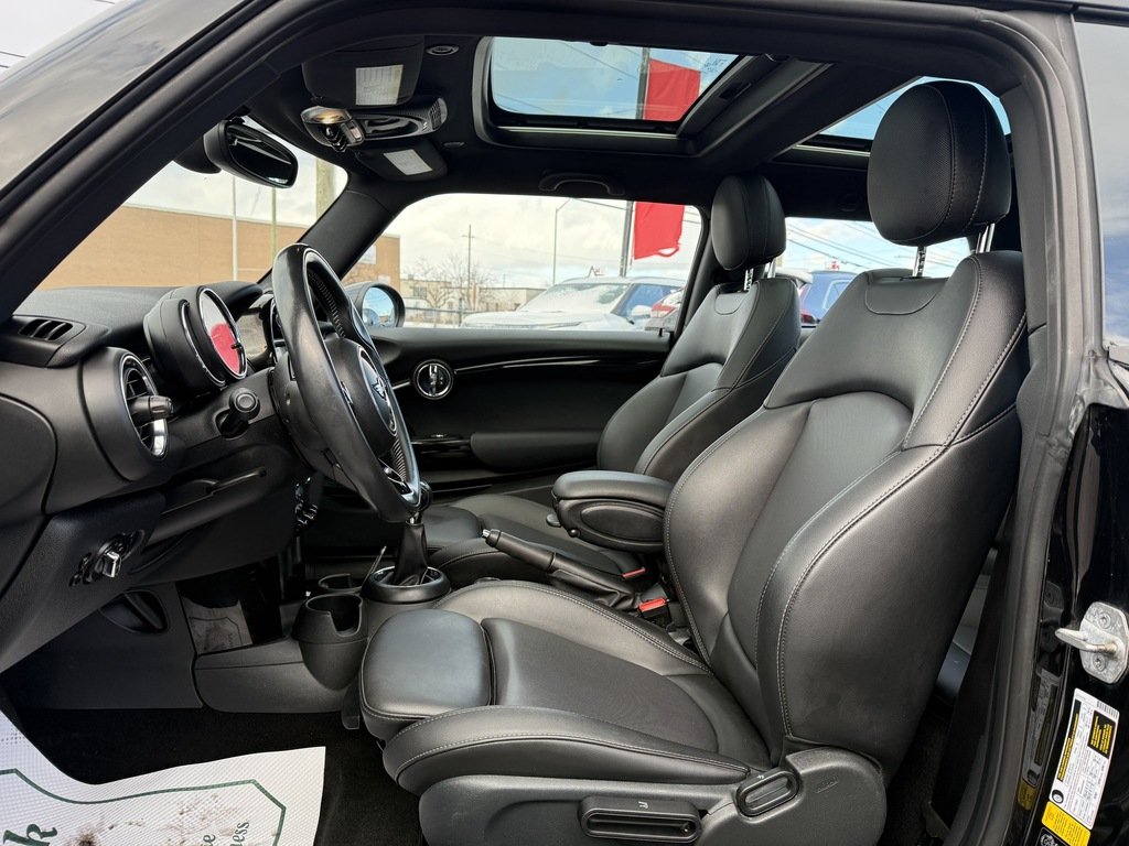 2019 MINI 3 Door COOPER   S   MANUAL   BU CAM   NAV   PANO in Oakville, Ontario - 10 - w1024h768px