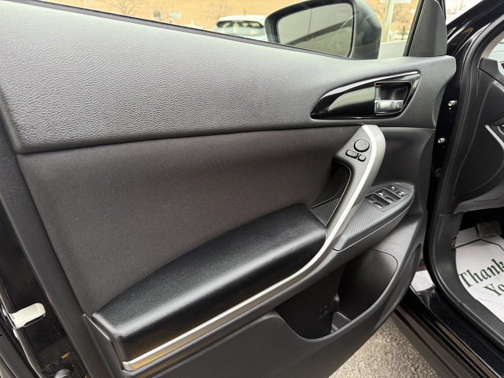 2024 Mitsubishi Eclipse Cross SE   S-AWC   CPO   RATES AS LOW AS 0.90% in Oakville, Ontario - 10 - w1024h768px