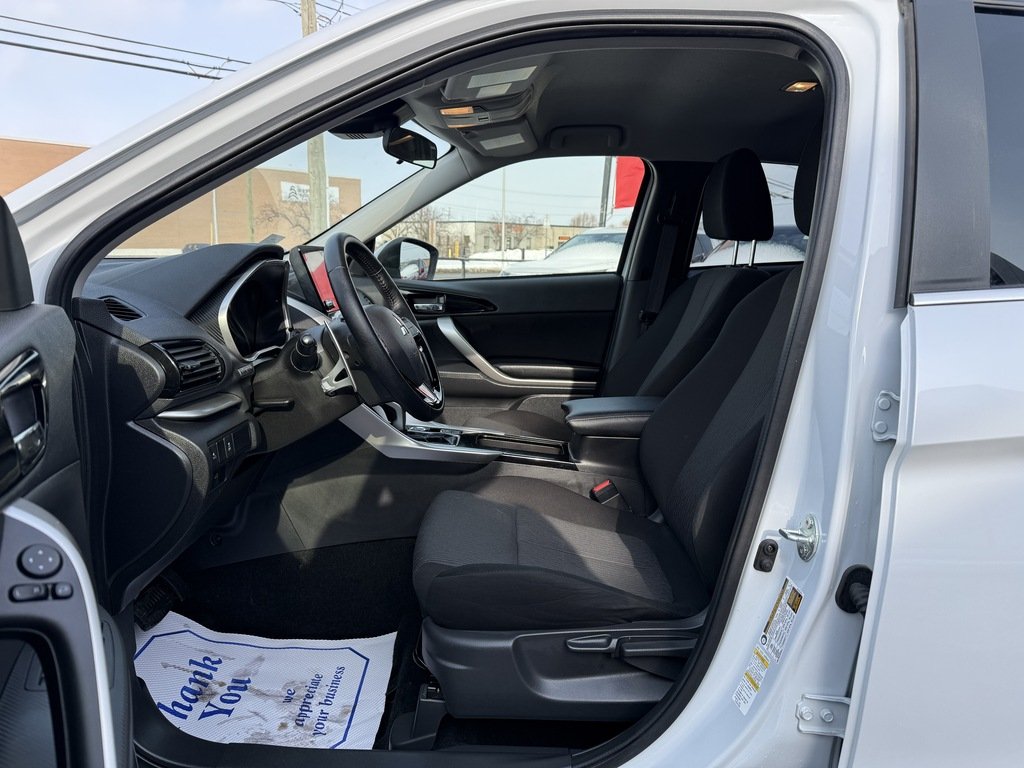 2024 Mitsubishi Eclipse Cross SE   S-AWC   CPO   RATES AS LOW AS 0.90% in Oakville, Ontario - 11 - w1024h768px