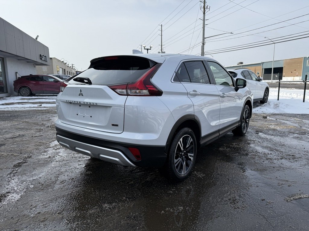 2024 Mitsubishi Eclipse Cross SE   S-AWC   CPO   RATES AS LOW AS 0.90% in Oakville, Ontario - 8 - w1024h768px