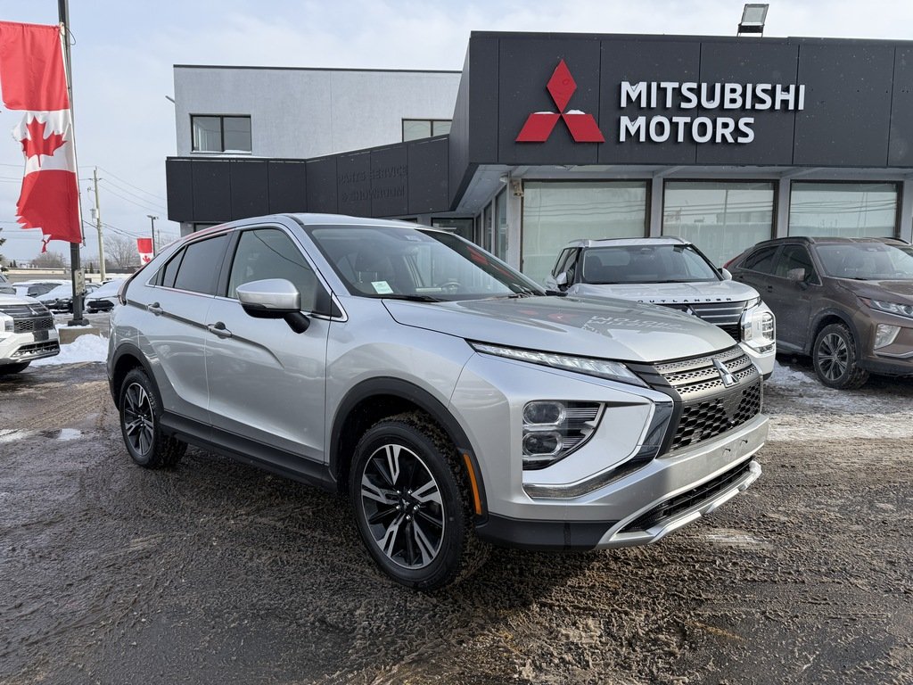 2024 Mitsubishi Eclipse Cross SE   S-AWC   CPO   RATES AS LOW AS 0.90% in Oakville, Ontario - 2 - w1024h768px