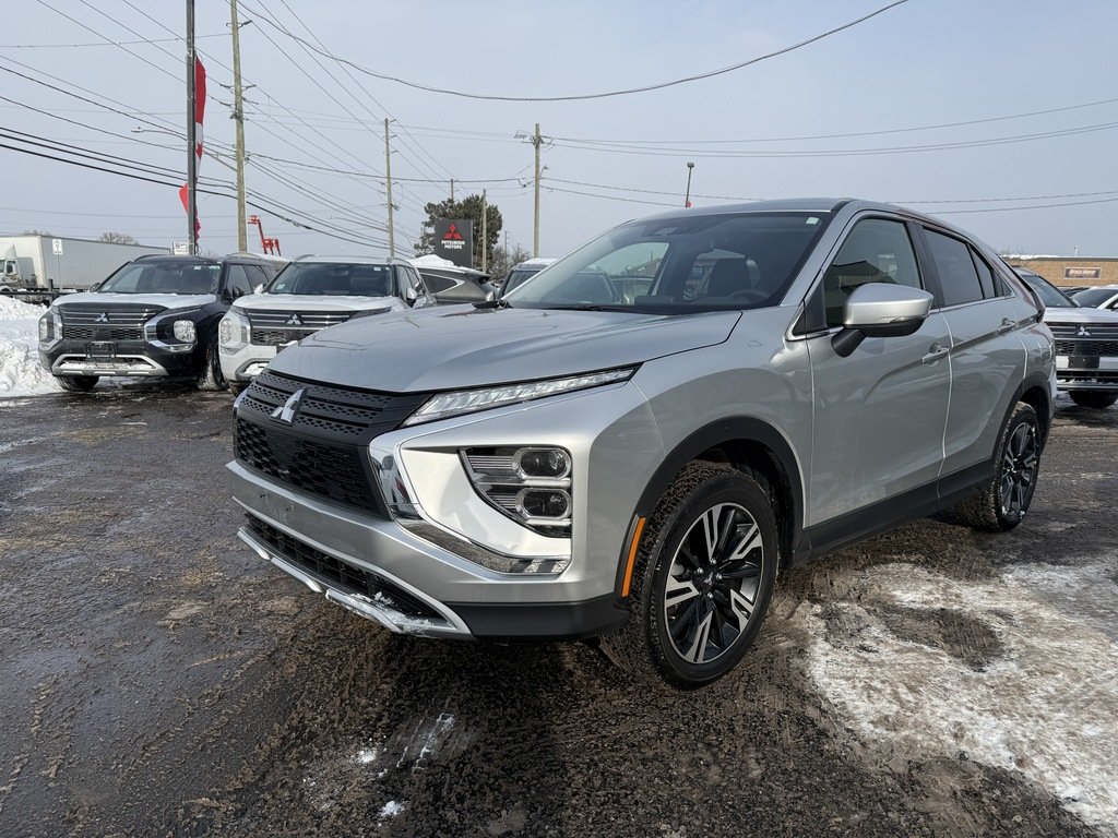 2024 Mitsubishi Eclipse Cross SE   S-AWC   CPO   RATES AS LOW AS 0.90% in Oakville, Ontario - 4 - w1024h768px