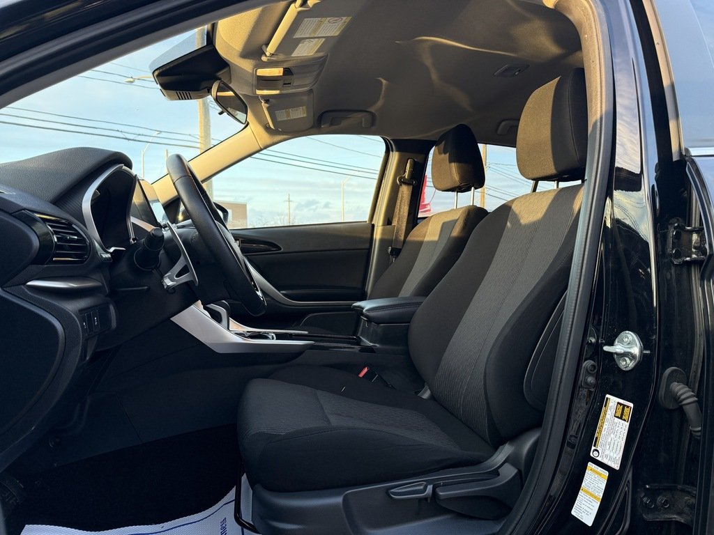 2024 Mitsubishi Eclipse Cross SE S-AWC in Oakville, Ontario - 12 - w1024h768px