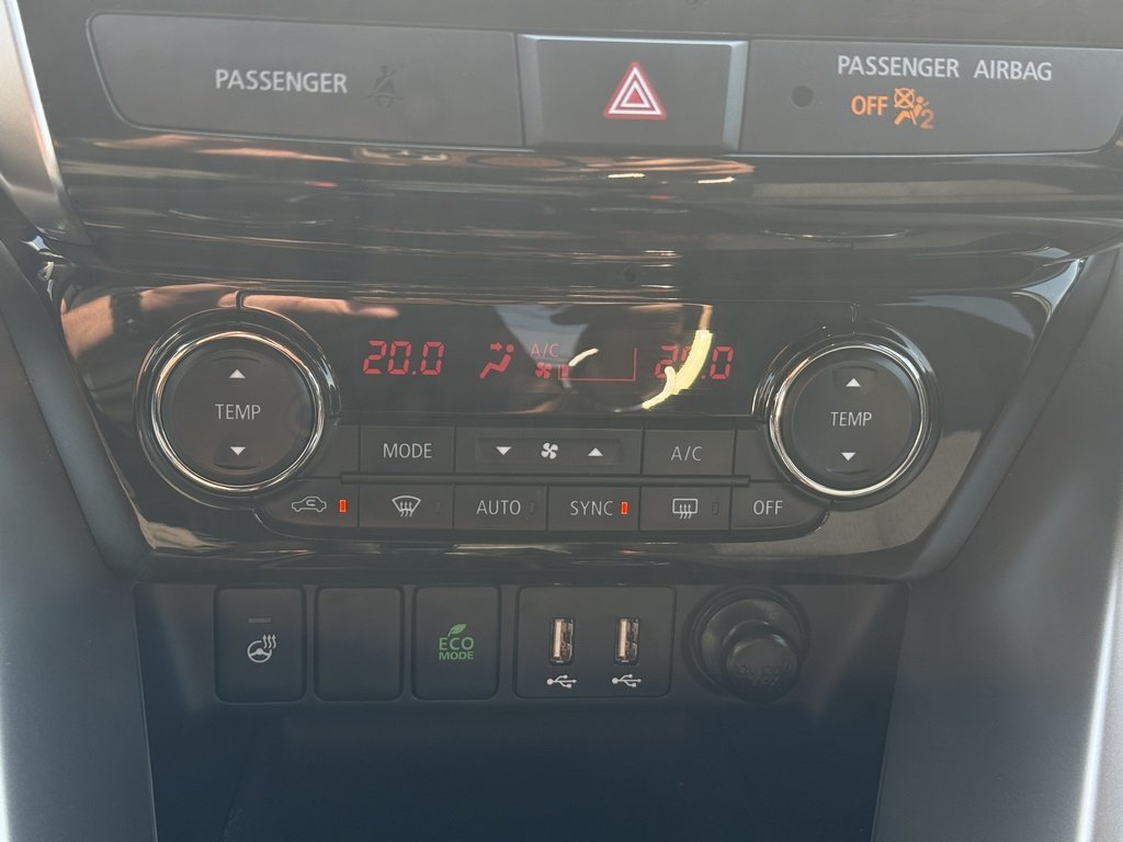 2024 Mitsubishi Eclipse Cross SE   S-AWC   CPO   RATES AS LOW AS 0.90% in Oakville, Ontario - 18 - w1024h768px