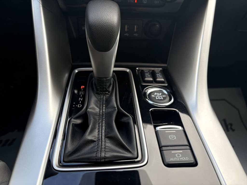 2025 Mitsubishi Eclipse Cross SE   CPO   S-AWC   CARPLAY   RATES AS LOW AS 0.9% in Oakville, Ontario - 18 - w1024h768px