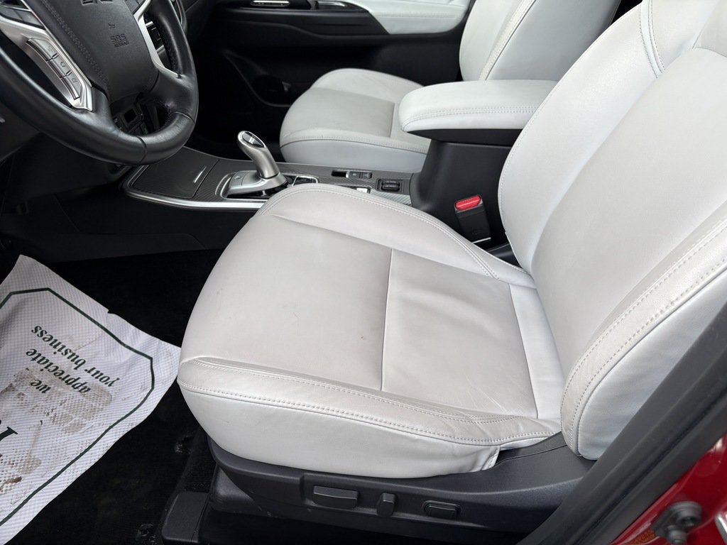 2020 Mitsubishi OUTLANDER PHEV SEL   S-AWC   CPO   RATES LOW AS 0.9%   ROOF in Oakville, Ontario - 12 - w1024h768px