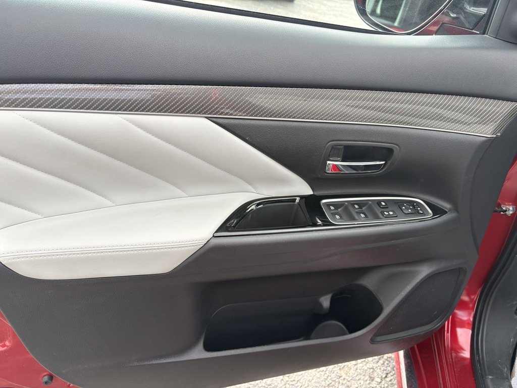 2020 Mitsubishi OUTLANDER PHEV SEL   S-AWC   CPO   RATES LOW AS 0.9%   ROOF in Oakville, Ontario - 10 - w1024h768px