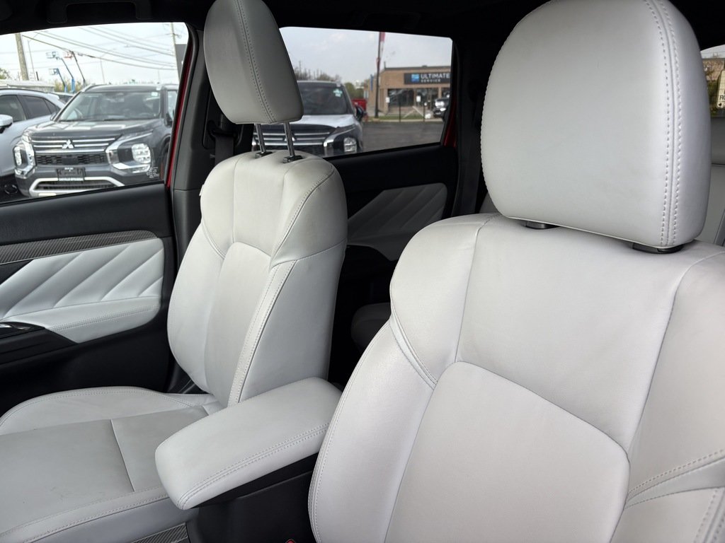 2020 Mitsubishi OUTLANDER PHEV SEL   S-AWC   CPO   RATES LOW AS 0.9%   ROOF in Oakville, Ontario - 11 - w1024h768px