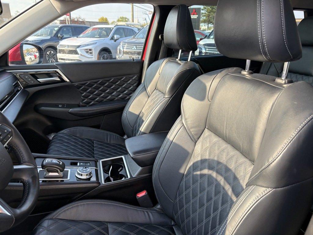 2023 Mitsubishi OUTLANDER PHEV SEL   S-AWC   CPO   PHEV   RATES AS LOW AS 0.9% in Oakville, Ontario - 11 - w1024h768px