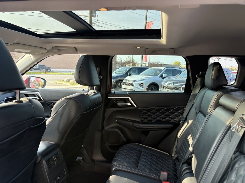 2023 Mitsubishi OUTLANDER PHEV SEL   S-AWC   CPO   PHEV   RATES AS LOW AS 0.9% in Oakville, Ontario - 22 - w1024h768px