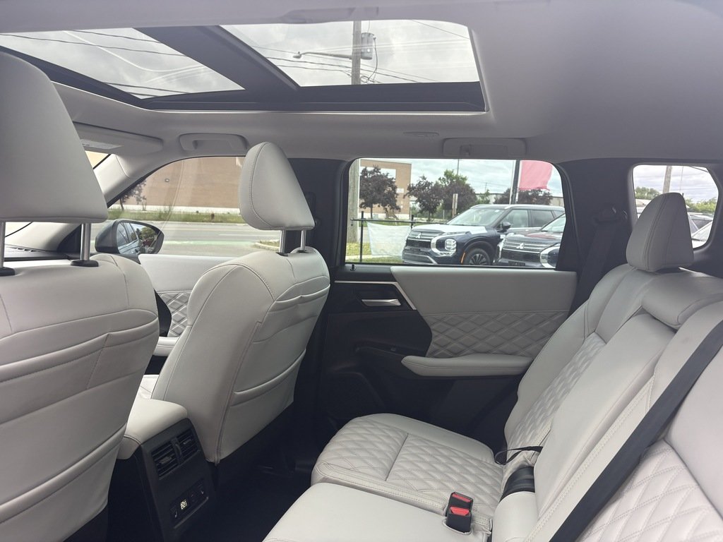 2023 Mitsubishi OUTLANDER PHEV SEL   S-AWC   7 PASS   360 CAM   NAV   BLIND SPOT in Oakville, Ontario - 21 - w1024h768px