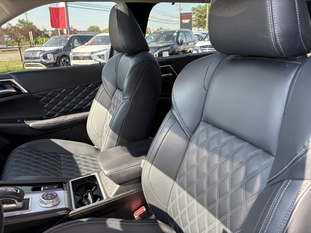 2024 Mitsubishi OUTLANDER PHEV CPO   GT   S-AWC   PHEV   7 PASS   LTHR   BOSE in Oakville, Ontario - 14 - w1024h768px
