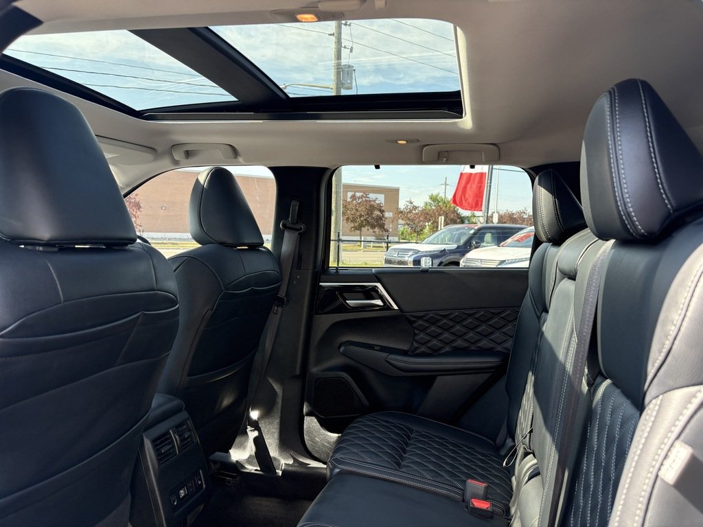 2024 Mitsubishi OUTLANDER PHEV CPO   GT   S-AWC   PHEV   7 PASS   LTHR   BOSE in Oakville, Ontario - 20 - w1024h768px