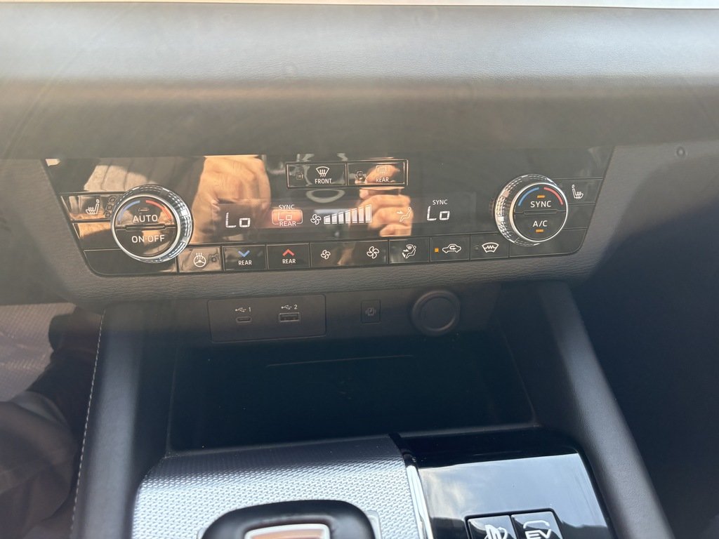 2024 Mitsubishi OUTLANDER PHEV CPO   GT   S-AWC   PHEV   7 PASS   LTHR   BOSE in Oakville, Ontario - 19 - w1024h768px