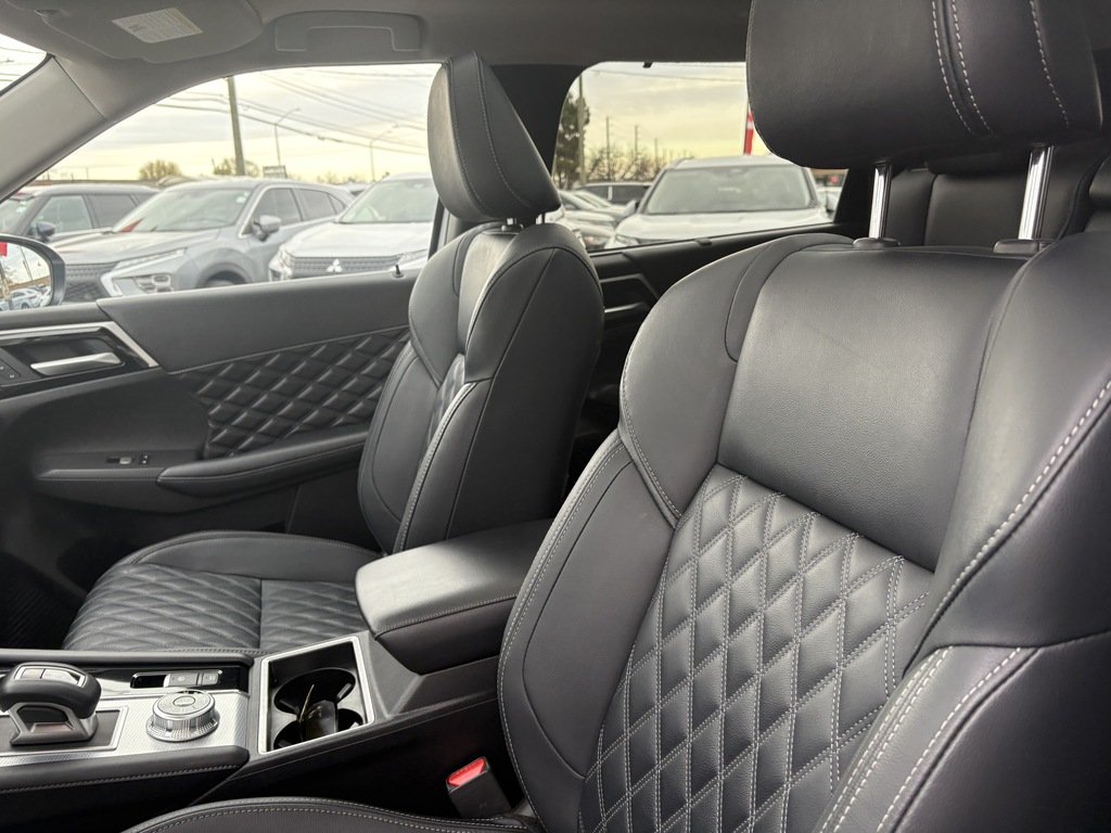 2024 Mitsubishi Outlander PHEV GT   S-AWC   CPO   7 PASS   HUD   BOSE   360 CAM in Oakville, Ontario - 11 - w1024h768px