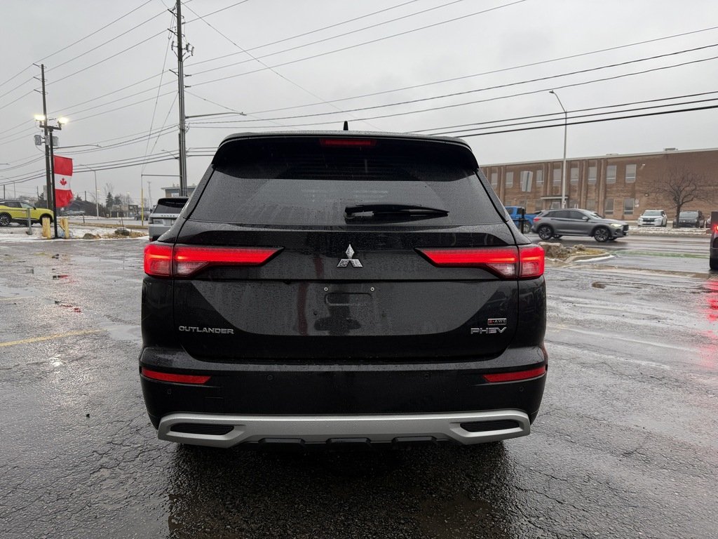 2024 Mitsubishi Outlander PHEV GT S-AWC in Oakville, Ontario - 7 - w1024h768px