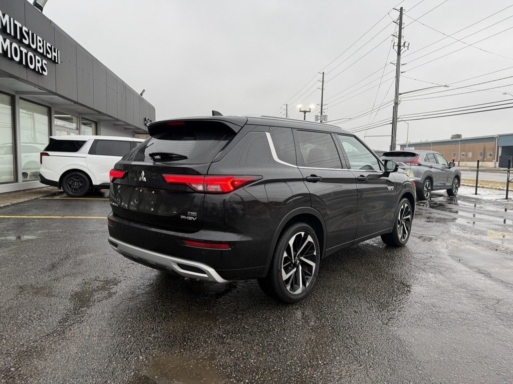 2024 Mitsubishi Outlander PHEV GT S-AWC in Oakville, Ontario - 8 - w1024h768px