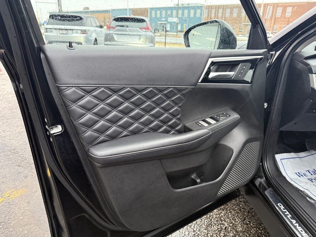 2024 Mitsubishi Outlander PHEV GT   S-AWC   CPO   7 PASS   HUD   BOSE   360 CAM in Oakville, Ontario - 10 - w1024h768px