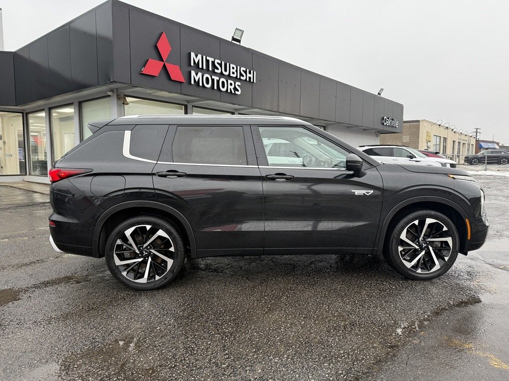 2024 Mitsubishi Outlander PHEV GT S-AWC in Oakville, Ontario - 9 - w1024h768px