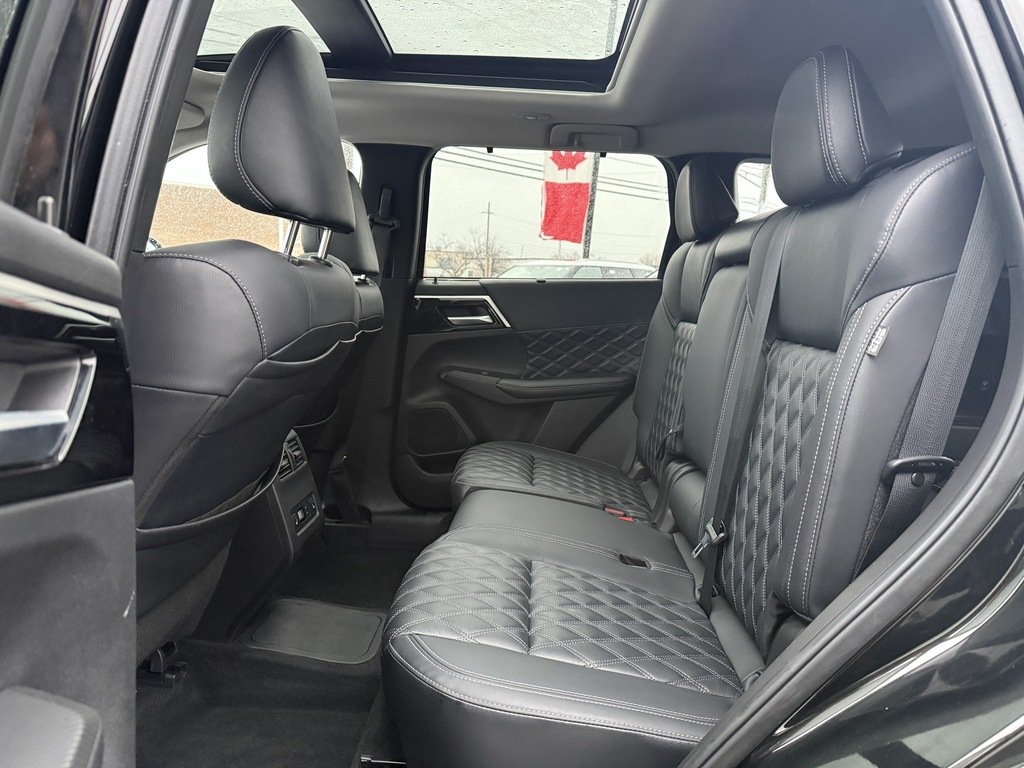 2024 Mitsubishi Outlander PHEV GT S-AWC in Oakville, Ontario - 21 - w1024h768px