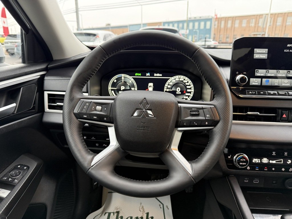 2025 Mitsubishi Outlander PHEV LE   S-AWC   ONE OWNER   CLEAN CARFAX   NAV in Oakville, Ontario - 14 - w1024h768px