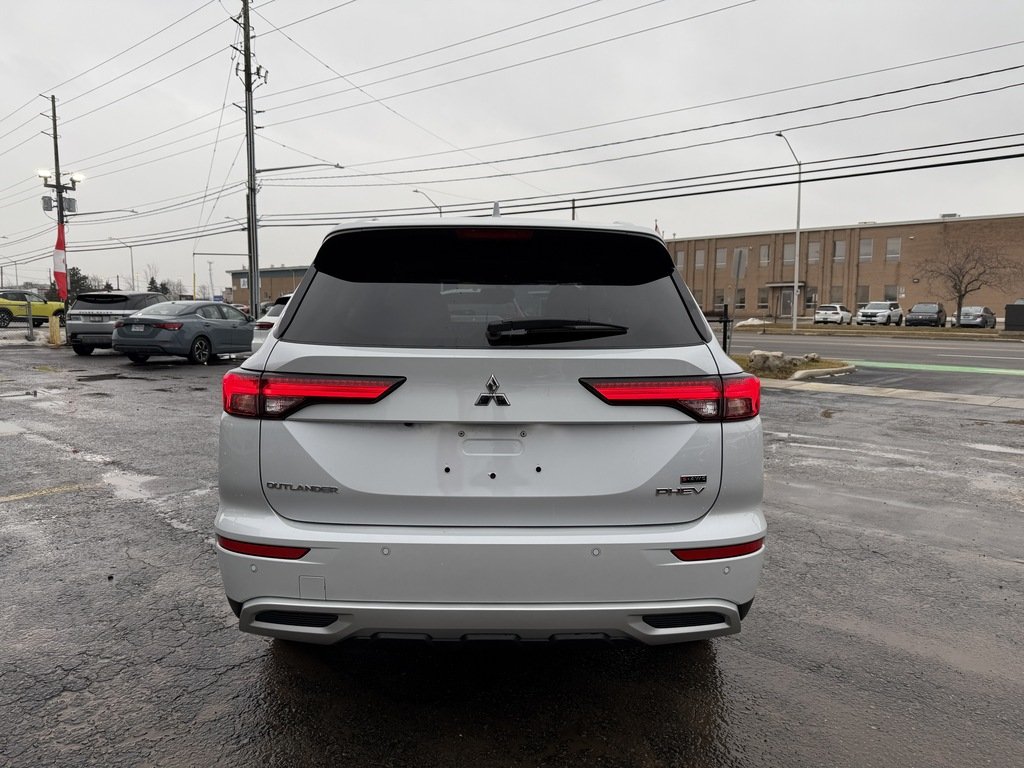 2025 Mitsubishi Outlander PHEV LE   S-AWC   ONE OWNER   CLEAN CARFAX   NAV in Oakville, Ontario - 7 - w1024h768px