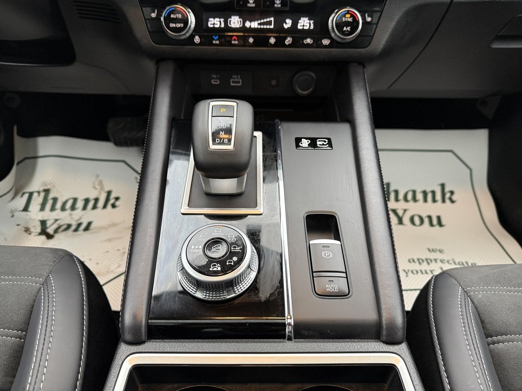 2025 Mitsubishi Outlander PHEV LE   S-AWC   ONE OWNER   CLEAN CARFAX   NAV in Oakville, Ontario - 18 - w1024h768px