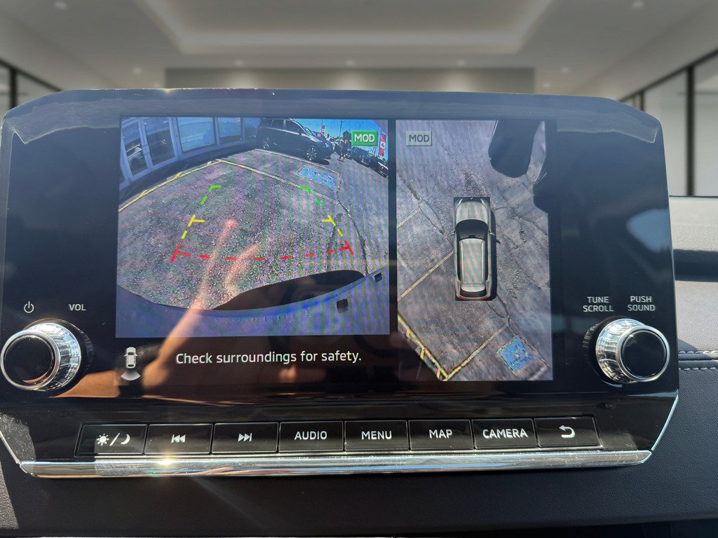 2025 Mitsubishi Outlander PHEV GT   S-AWC   CPO   7 PASS   RATES AS LOW AS 0.9% in Oakville, Ontario - 16 - w1024h768px