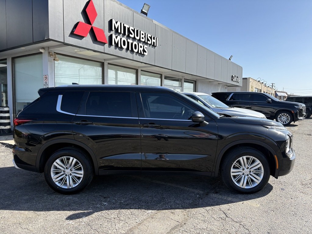 2022 Mitsubishi Outlander SE   S-AWC   7 PASS   PANO   CARPLAY   BLIND SPOT in Oakville, Ontario - 9 - w1024h768px