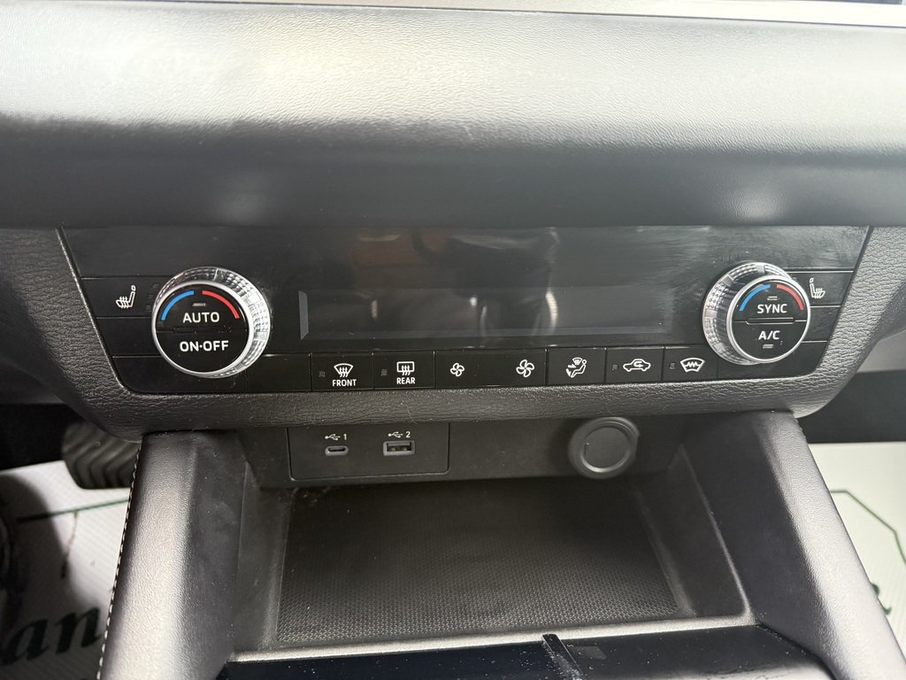 2022 Mitsubishi Outlander ES   S-AWC   CARPLAY   BU CAM   7 PASS in Oakville, Ontario - 18 - w1024h768px