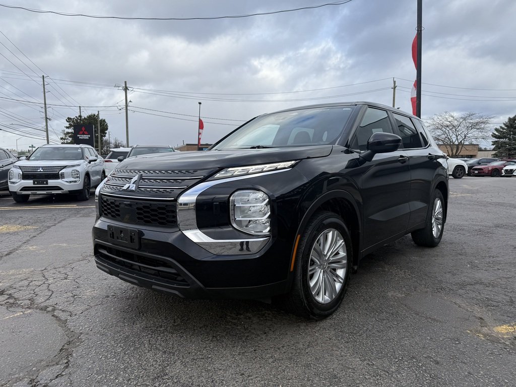 2022 Mitsubishi Outlander ES   S-AWC   CARPLAY   BU CAM   7 PASS in Oakville, Ontario - 4 - w1024h768px