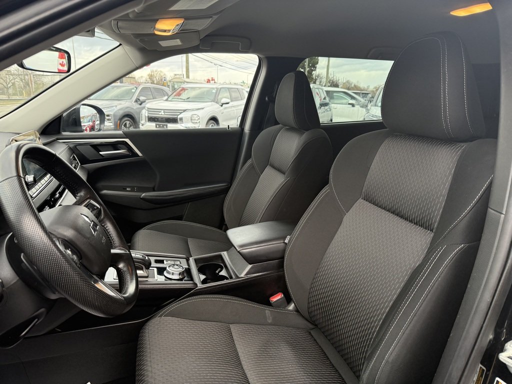 2022 Mitsubishi Outlander ES   S-AWC   CARPLAY   BU CAM   7 PASS in Oakville, Ontario - 12 - w1024h768px