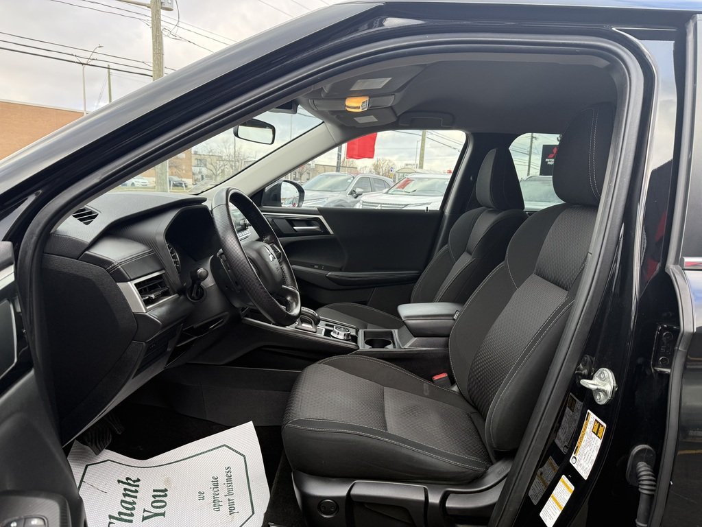 2022 Mitsubishi Outlander ES   S-AWC   CARPLAY   BU CAM   7 PASS in Oakville, Ontario - 11 - w1024h768px