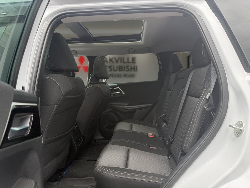 2022 Mitsubishi Outlander LE   S-AWC   RATES AS LOW AS 0.90 %   PANO   NAV in Oakville, Ontario - 20 - w1024h768px