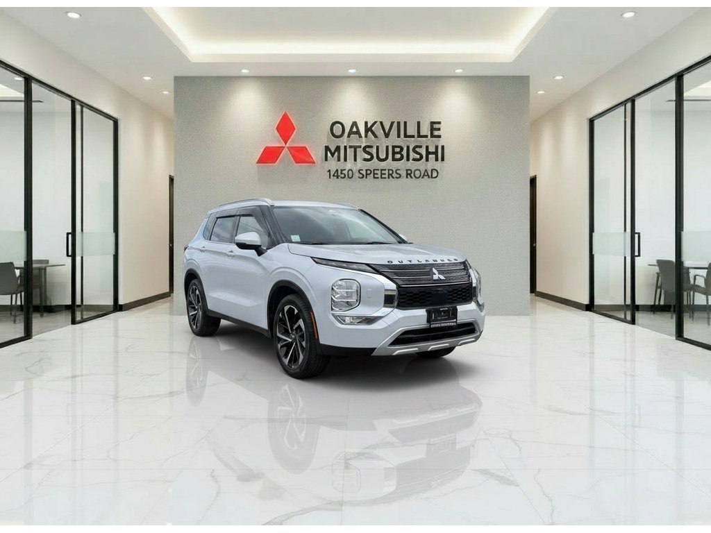 2022 Mitsubishi Outlander LE   S-AWC   RATES AS LOW AS 0.90 %   PANO   NAV in Oakville, Ontario - 2 - w1024h768px