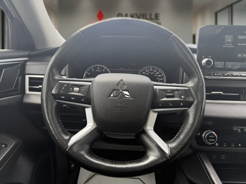 2022 Mitsubishi Outlander LE   S-AWC   RATES AS LOW AS 0.90 %   PANO   NAV in Oakville, Ontario - 15 - w1024h768px